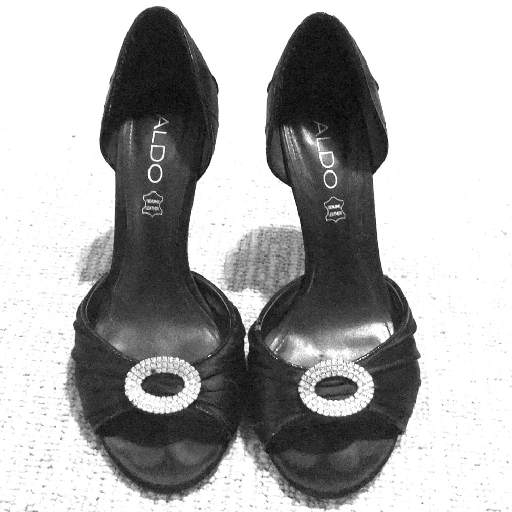 Black leather Aldo high heel size 6 diamond